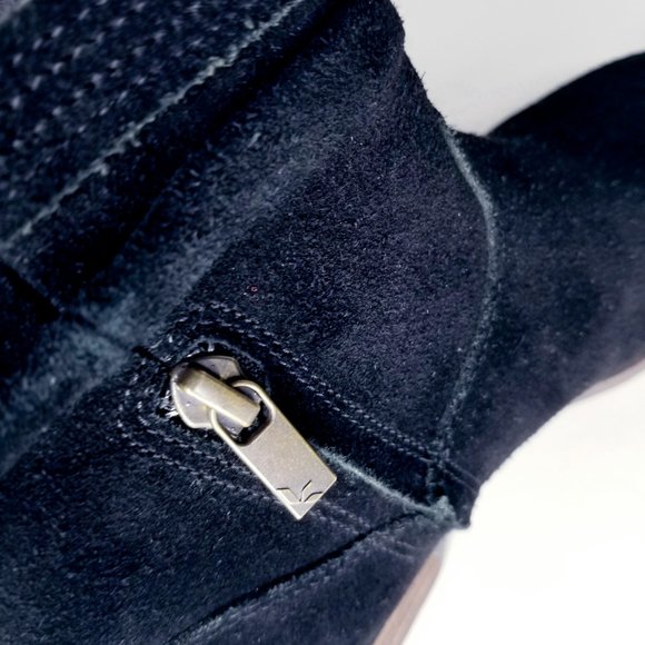 SOLD Koolaburra Ugg Black Suede Ankle Boots Size 7 - Picture 9 of 11